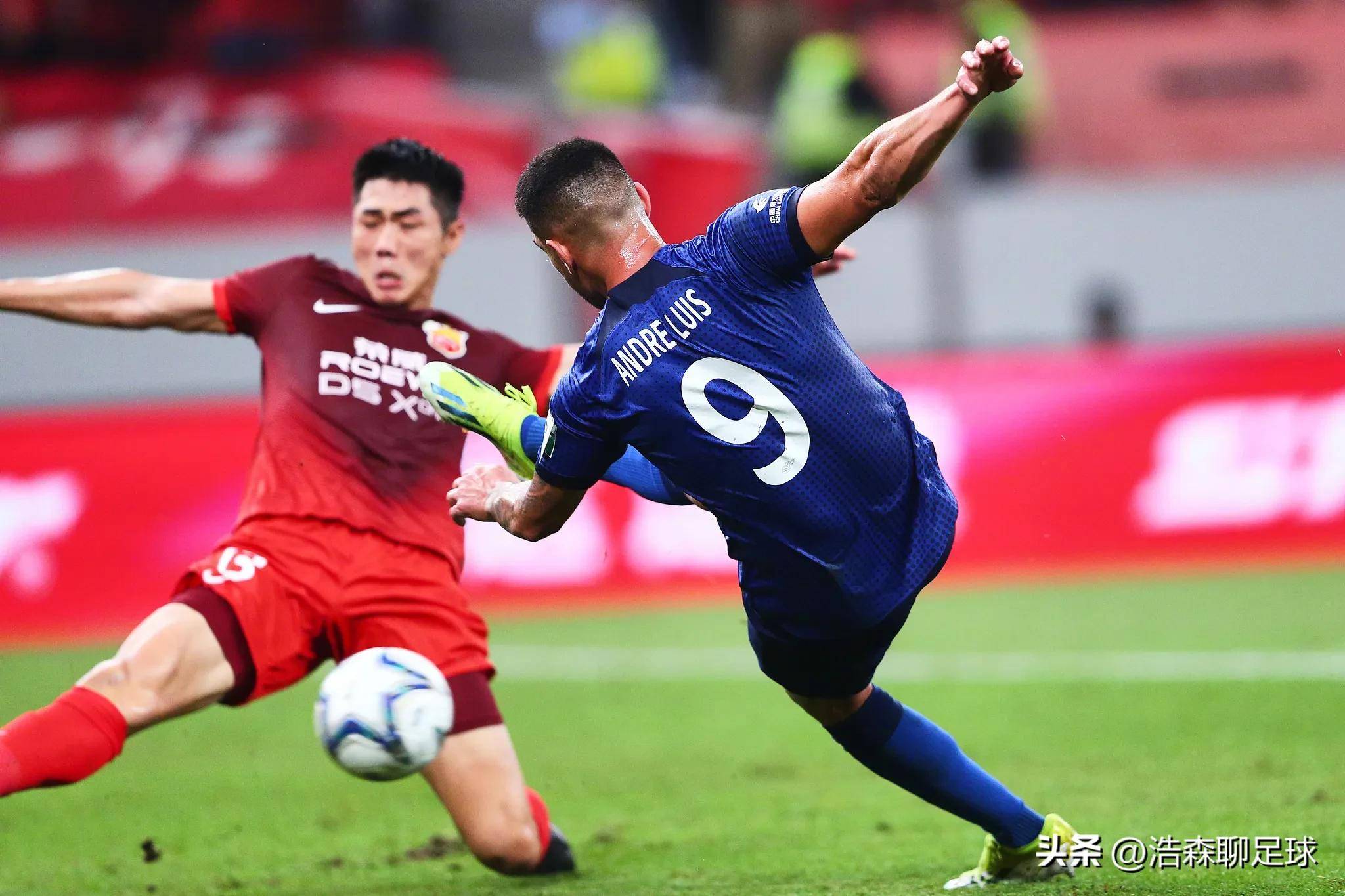 赛后体能课后；上海申花门线救险备战中超；引发热议；训练强度明显提升(南海实战化训练事故十一名牺牲)