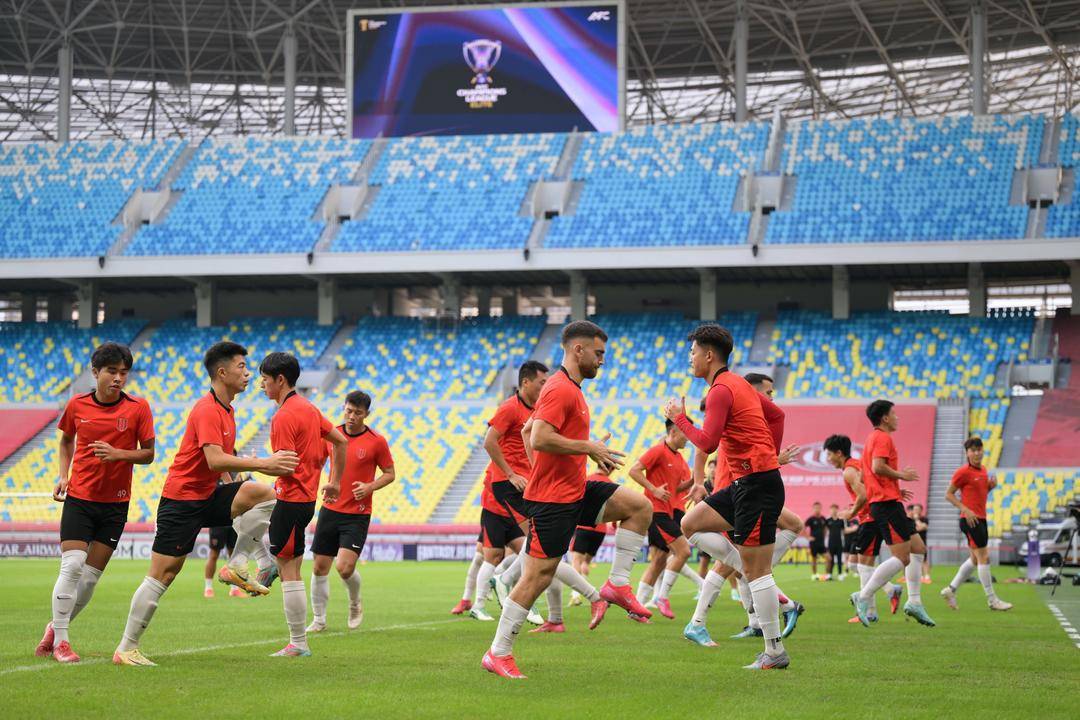 转会期成都蓉城备战亚冠，迎来里程碑细节曝光，目标明确，轮换策略成焦点(成都蓉城最新消息视频)