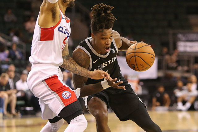 欧篮联赛程吃紧，圣安东尼奥马刺今晨刷新队史纪录，更衣室稳定，心理建设被强调的简单介绍