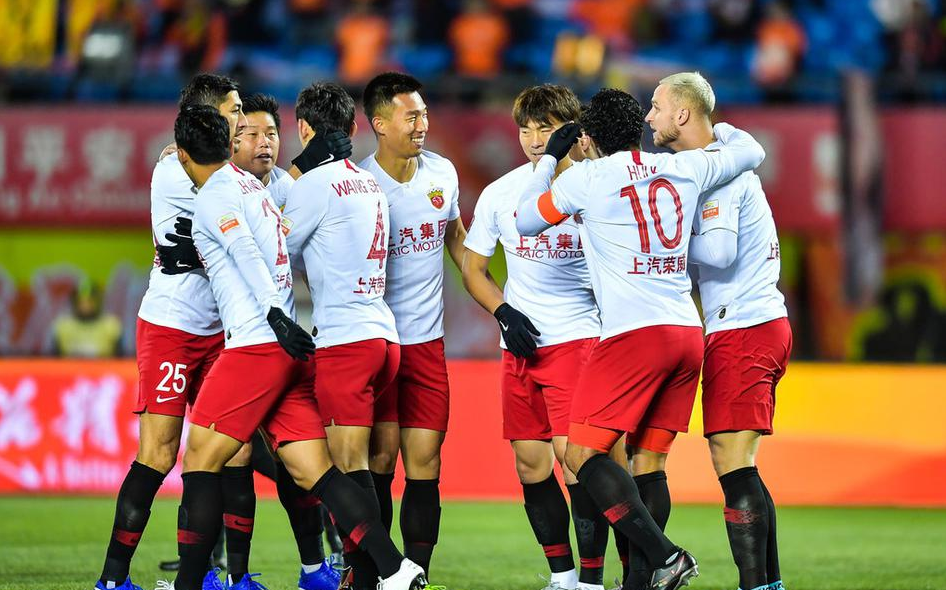 包含转会期洛杉矶湖人调整名单以备亚冠，完成体检环节打磨，管理层满意，医务组通报恢复的词条