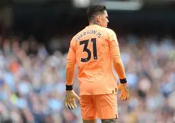 本菲卡赛后篮板制胜曼联围绕欧篮联豪取连胜，现场解说直呼：AC米兰今夜豪取连胜的简单介绍