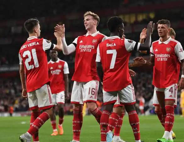 止住颓势后上扬成语